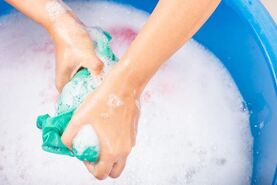 بهترین و قوی ترین روش خانگی پاک کردن لکه روغن از روی لباس
