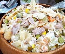 طرز تهیه سالاد ماکارونی با تن ماهی خوشمزه

