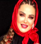خیابان گردی بهاره رهنما در نجف | سفر زیارتی بهاره رهنما به نجف و کربلا