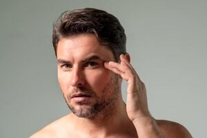 جراحی پلک یا بلفاروپلاستی چیست و هزینه آن چقدر است ؟